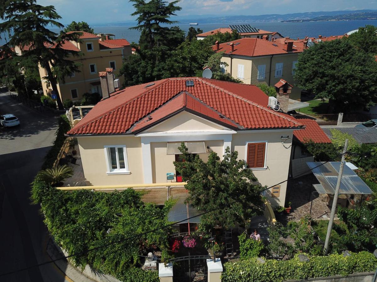 Apartments Villa Sandi Izola Exteriör bild