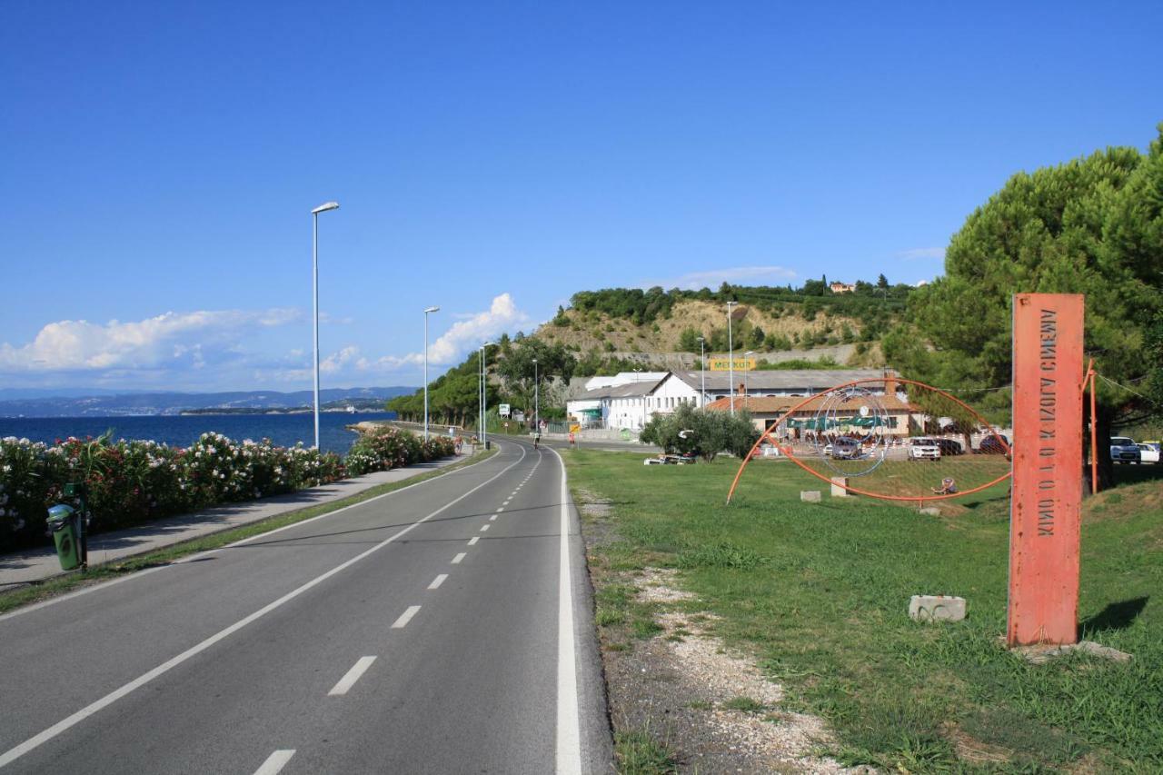 Apartments Villa Sandi Izola Exteriör bild