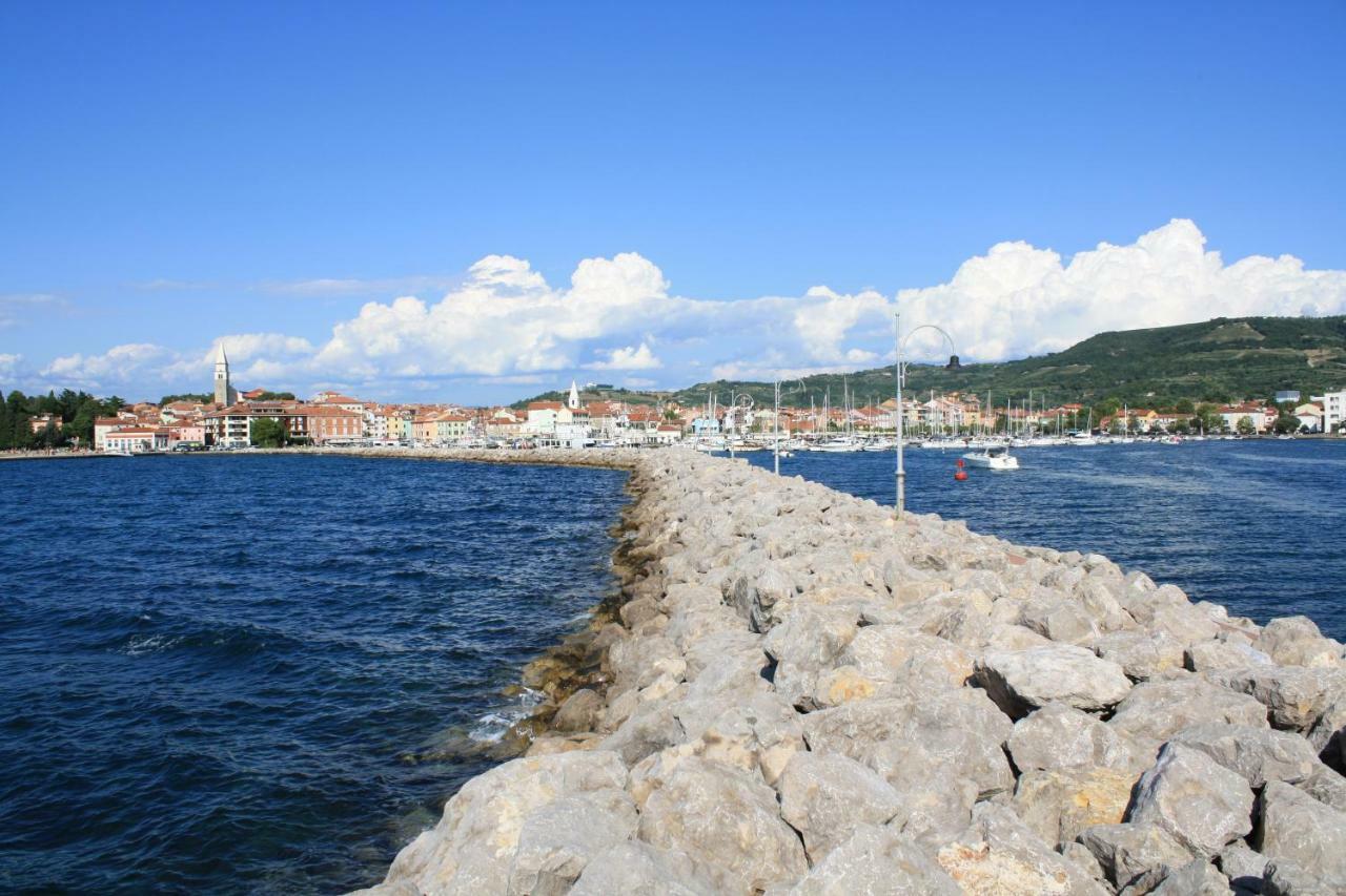 Apartments Villa Sandi Izola Exteriör bild